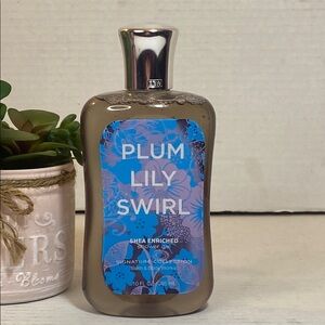 Bath & Body Works plum lily swirl 10 fluid ounce shower gel brand new